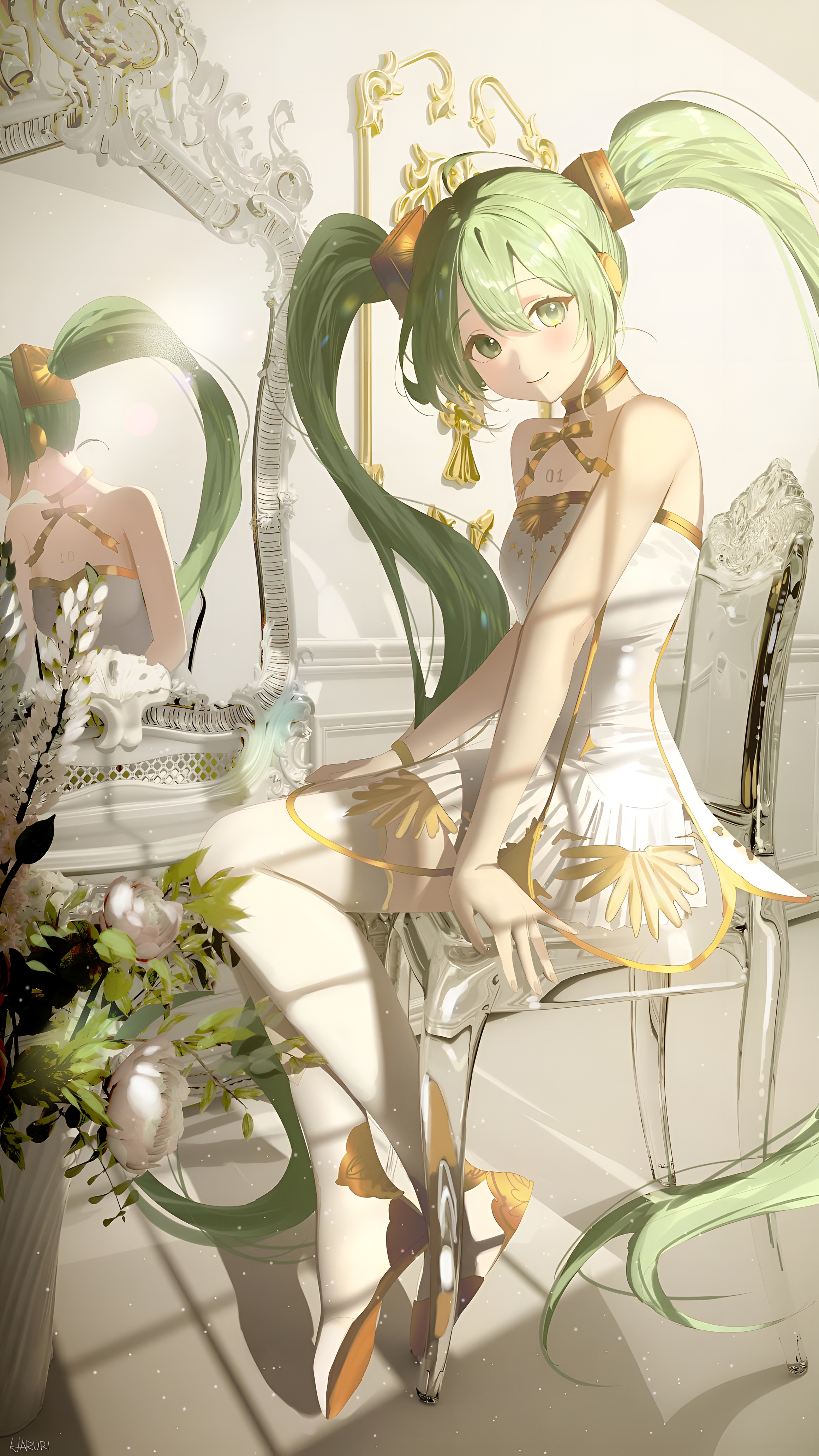 Hatsune Miku White Gold Elegant Mirror Wallpaper